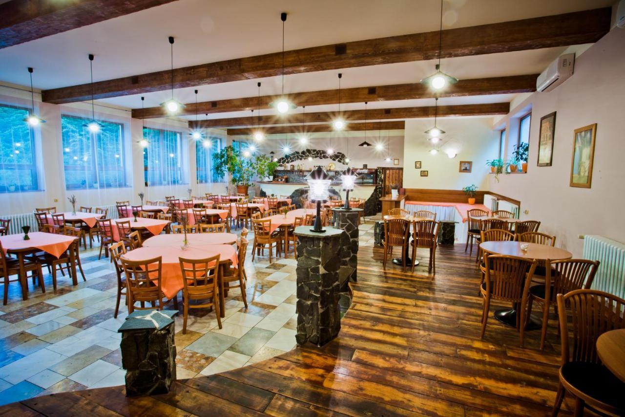 Horsky Hotel Podjavornik Papradno ภายนอก รูปภาพ