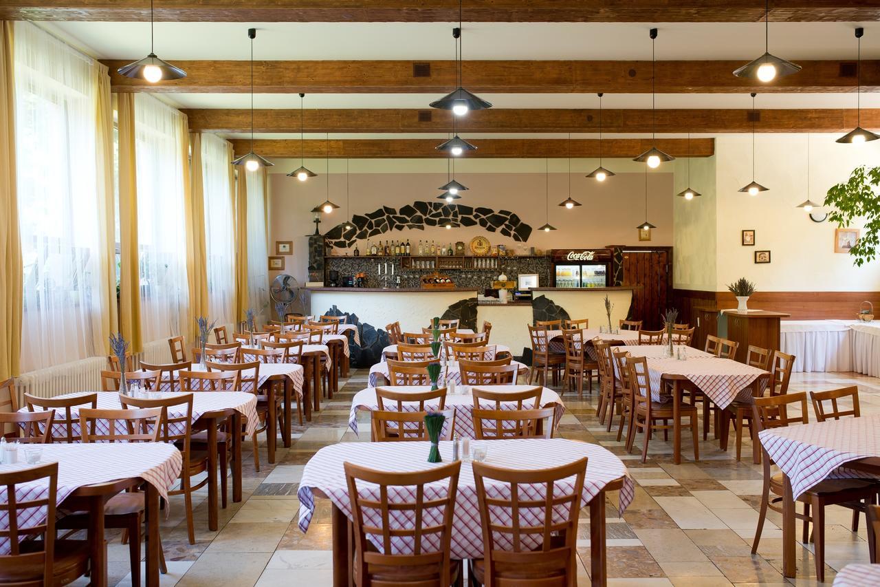 Horsky Hotel Podjavornik Papradno ภายนอก รูปภาพ